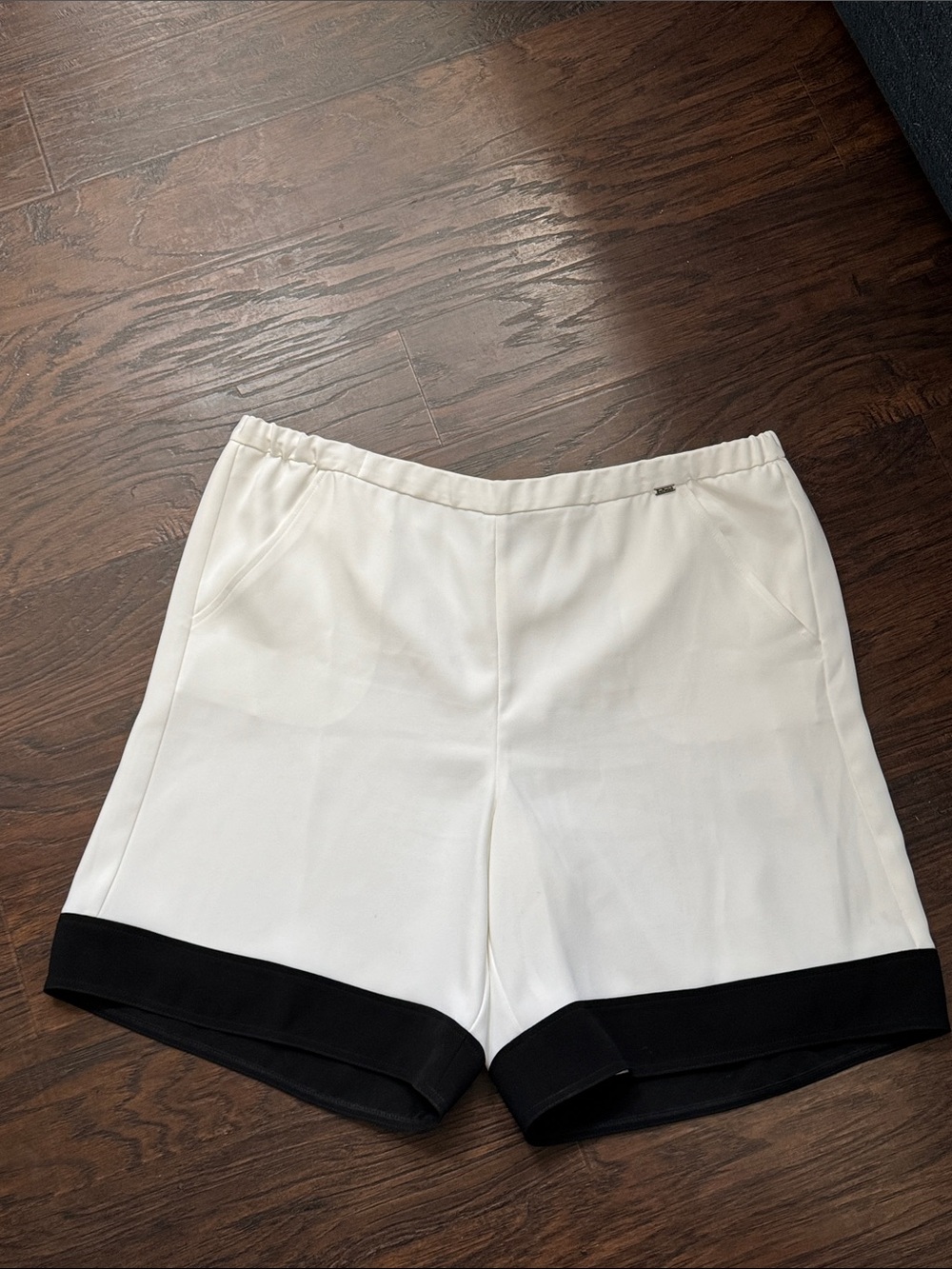St. John Cream Shorts with Black Hem Trim